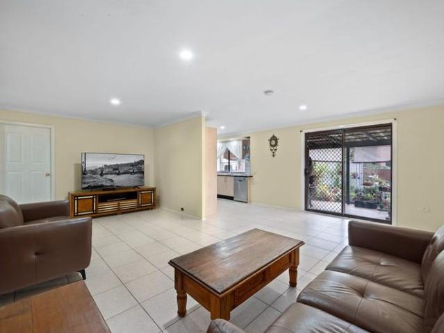 4 Bedroom Brick Family Home!