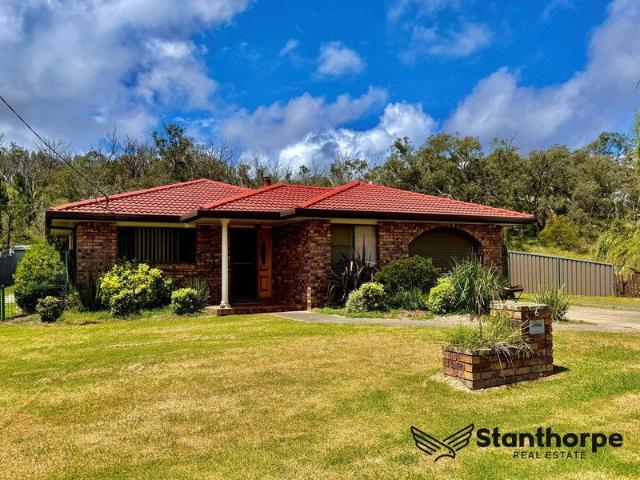 4 Bedroom brick home with Mountain Views