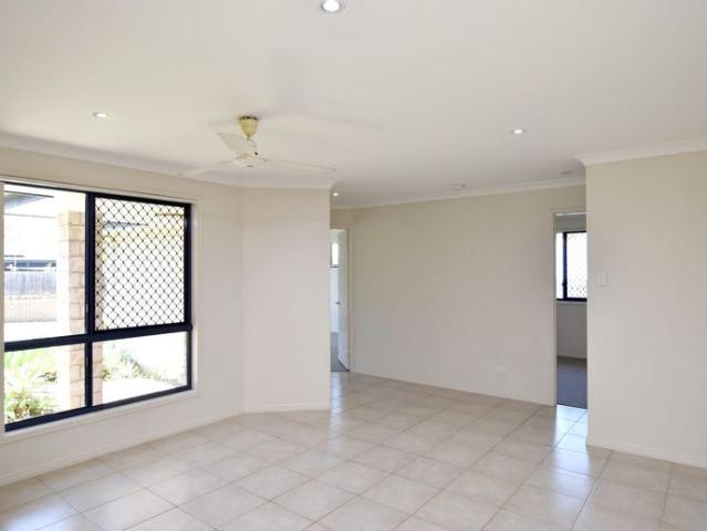 4 BEDROOM BRICK HOME GREAT FAMILY HOME