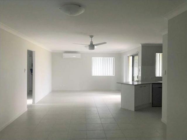 4 BEDROOM BRICK HOME SPACIOUS AND LOW MAINTENANCE