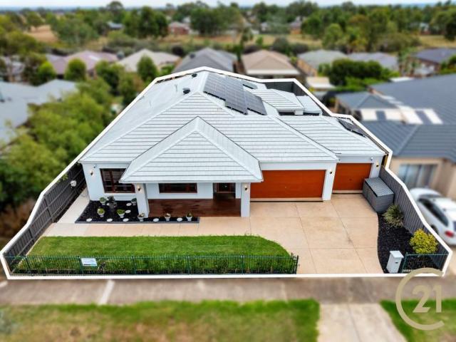 4 Bedroom House Brookfield, VIC 102668995