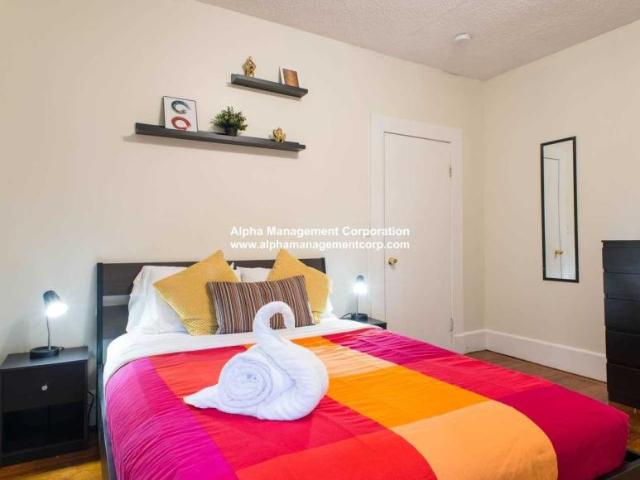 4 bedroom, Brookline MA 02445 LS98395764