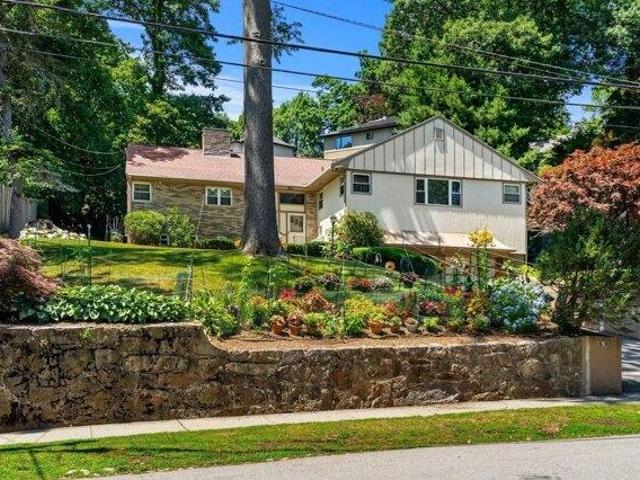 4 bedroom, Brookline MA 02445 105614609