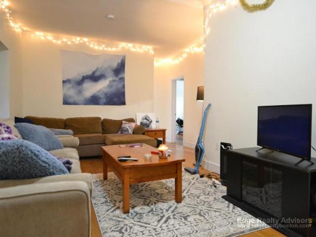 4 bedroom, Brookline MA 02445 96917209