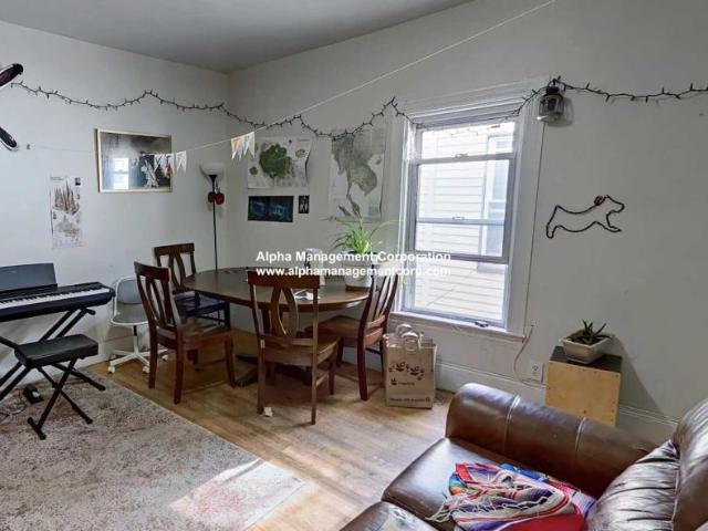 4 bedroom, Brookline MA 02445 98395770