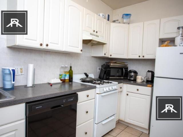 4 bedroom, Brookline MA 02446 LS96909561