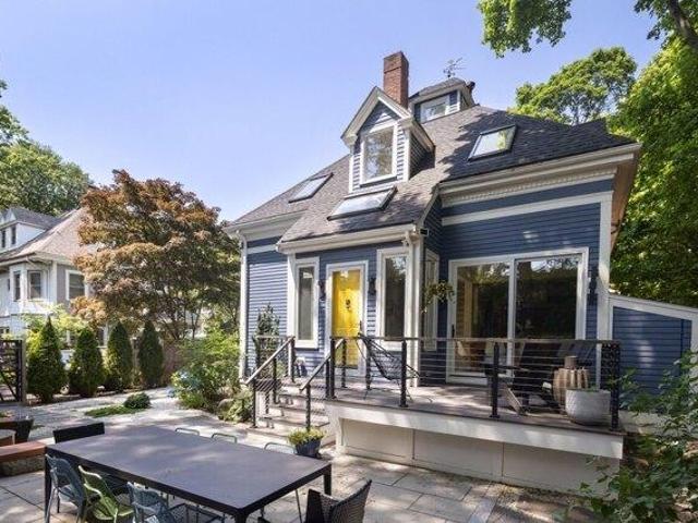 4 bedroom, Brookline MA 02446 105613690
