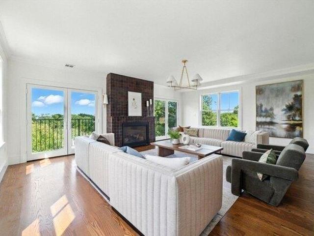 4 bedroom, Brookline MA 02446 105631827