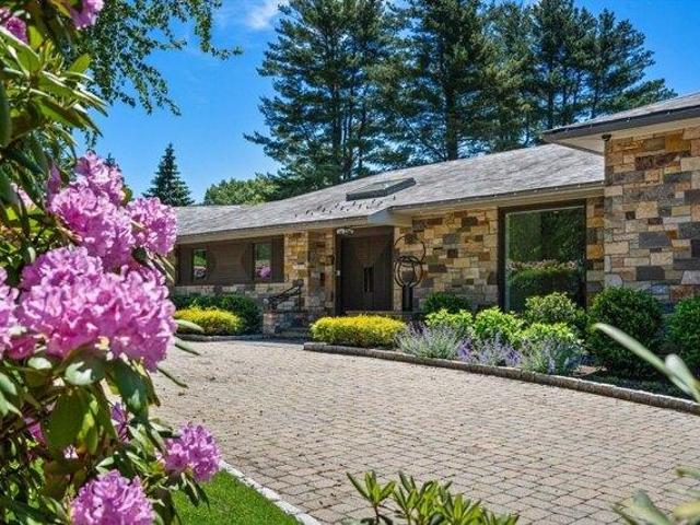 4 bedroom, Brookline MA 02467 104607134