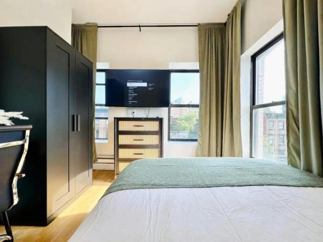 4 bedroom, Brooklyn Brooklyn 11205 LS105685576