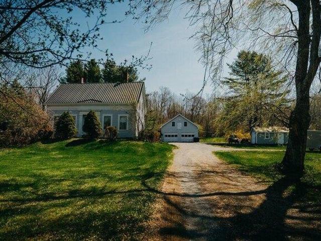 4 bedroom, Bucksport ME 04416 105750856