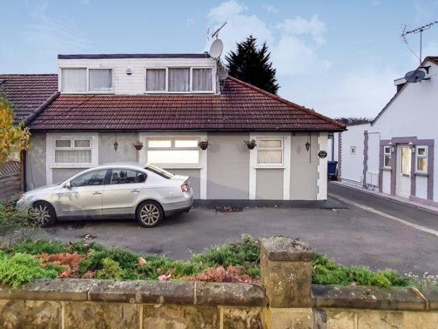 4 Bedroom Bungalow Available in Acton W3
