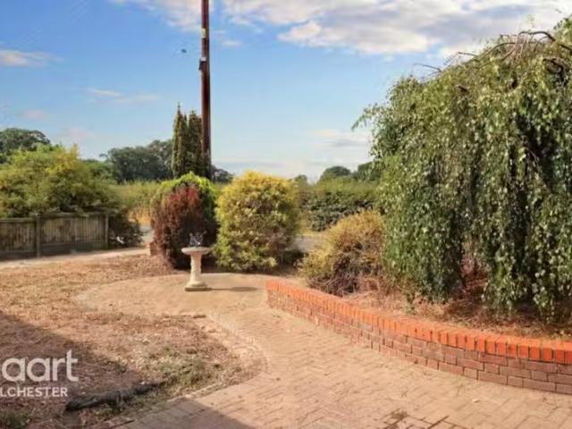 4 bedroom bungalow for rent in The Paddocks, Colchester, CO7