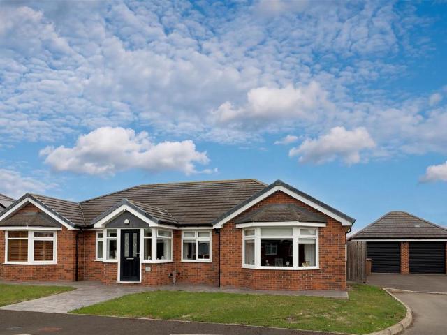4 bedroom bungalow for sale