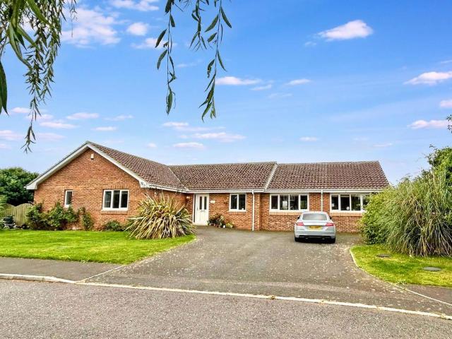 4 bedroom bungalow for sale
