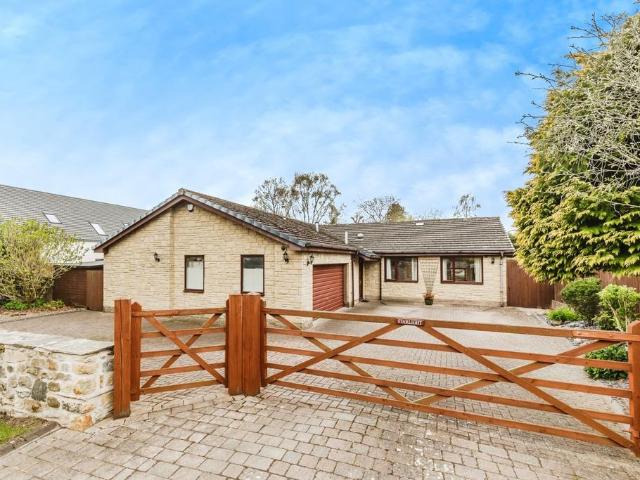 4 bedroom bungalow for sale