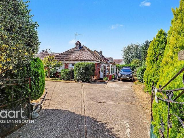 4 bedroom bungalow for sale
