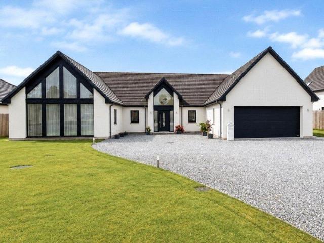 4 bedroom bungalow for sale