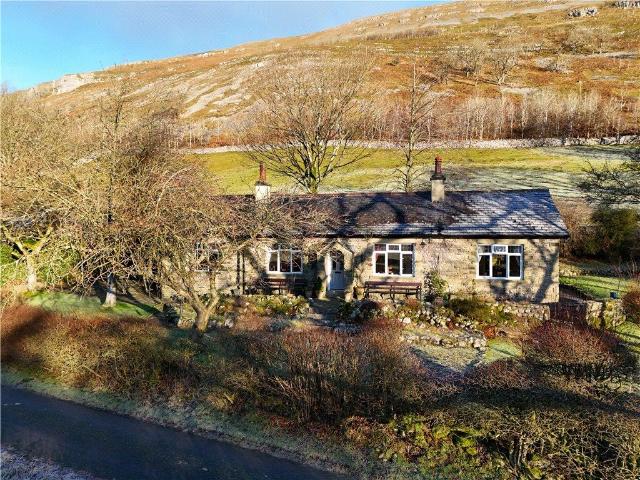 4 bedroom bungalow for sale