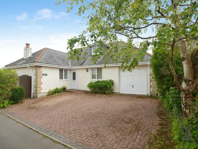 4 bedroom bungalow for sale