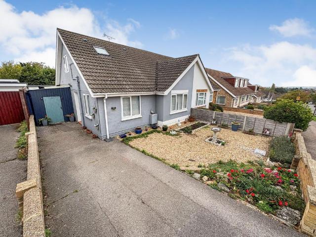 4 bedroom bungalow for sale