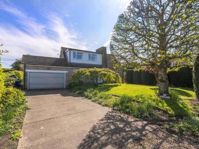 4 bedroom bungalow for sale