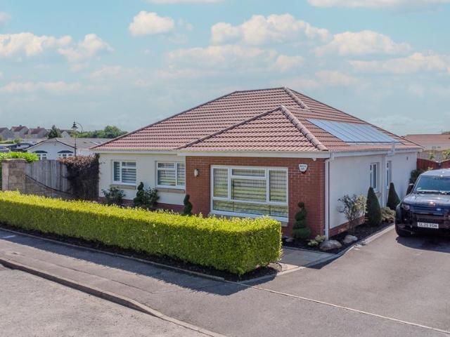 4 bedroom bungalow for sale
