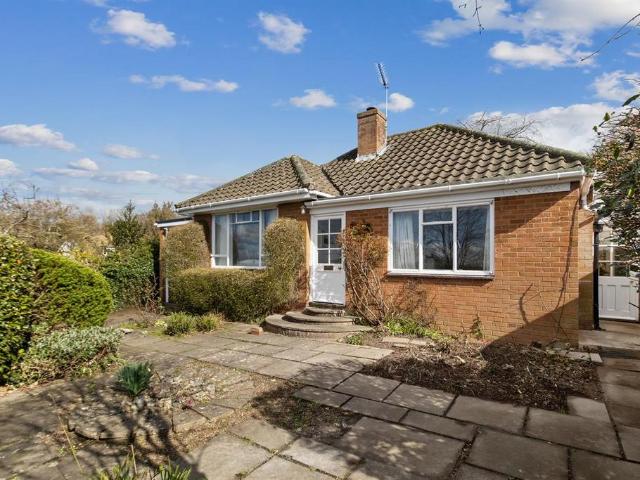 4 bedroom detached bungalow for sale