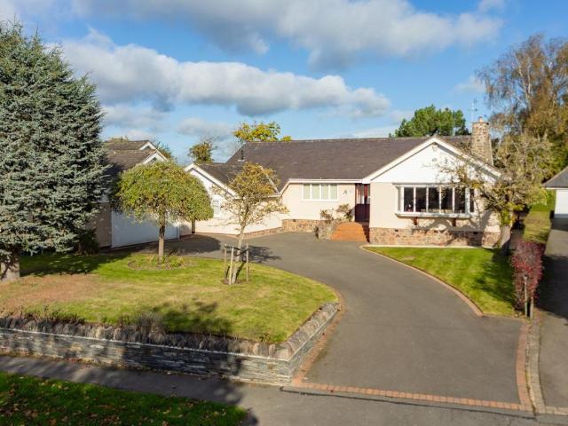 4 bedroom bungalow for sale