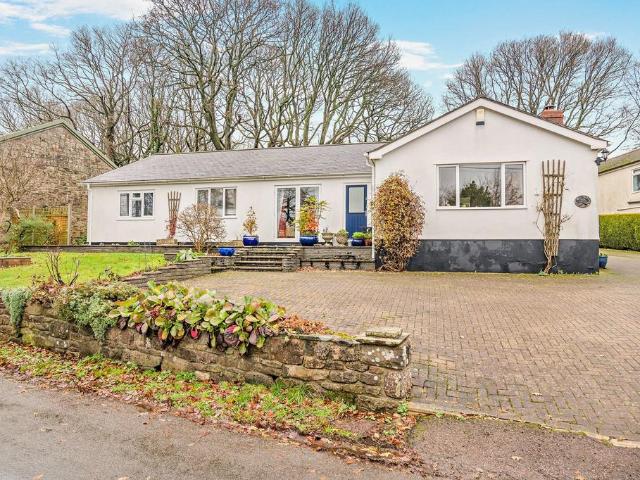 4 bedroom bungalow for sale