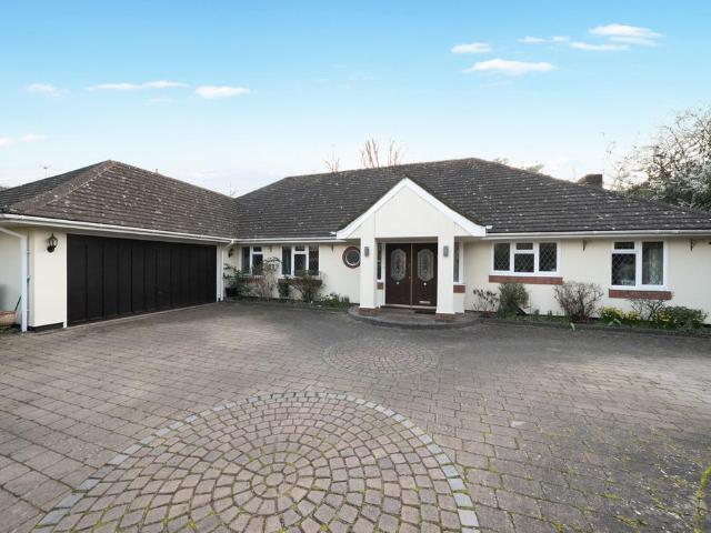 4 bedroom bungalow for sale