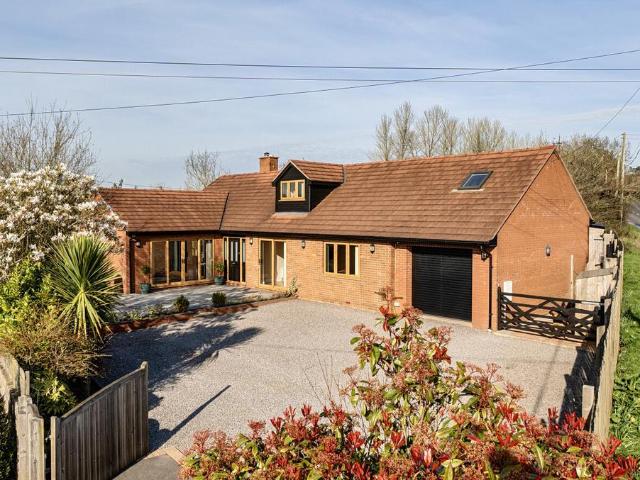 4 bedroom bungalow for sale