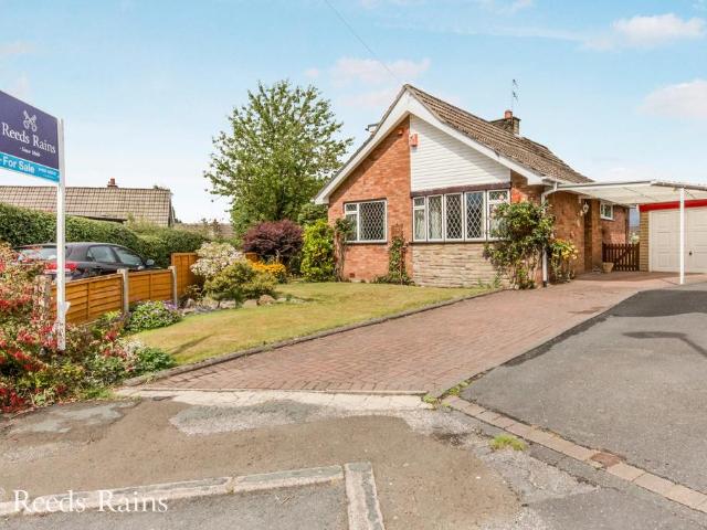 4 bedroom bungalow for sale