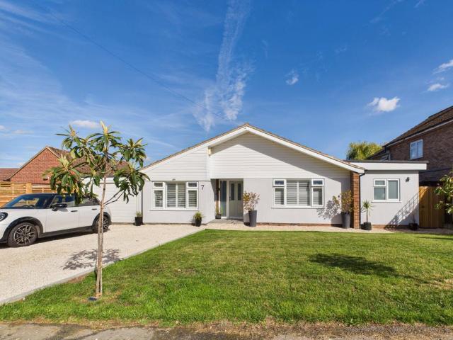 4 bedroom bungalow for sale