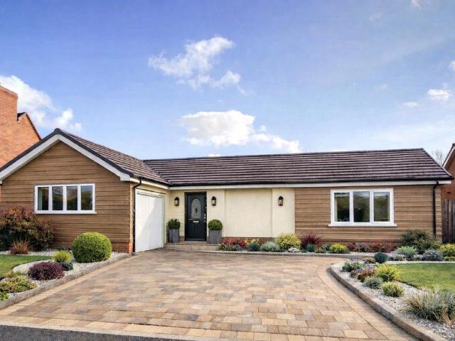 4 bedroom bungalow for sale