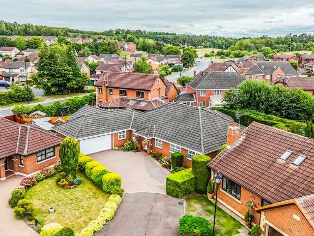 4 bedroom detached bungalow for sale