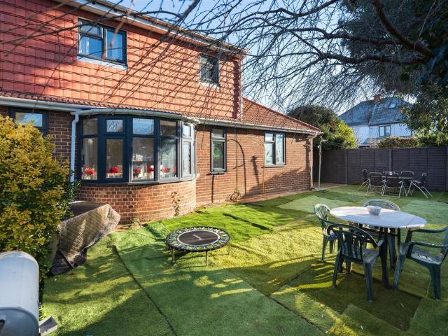 4 bedroom bungalow for sale