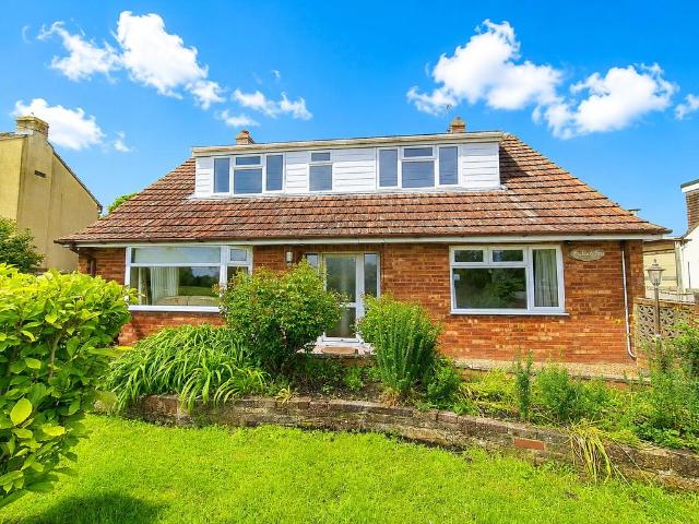 4 bedroom bungalow for sale