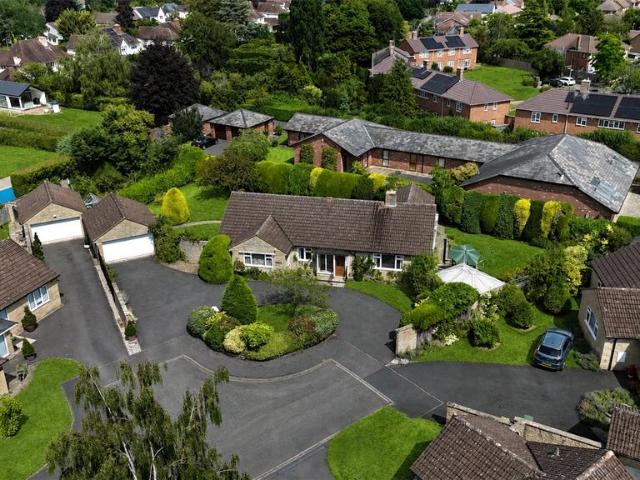 4 bedroom bungalow for sale