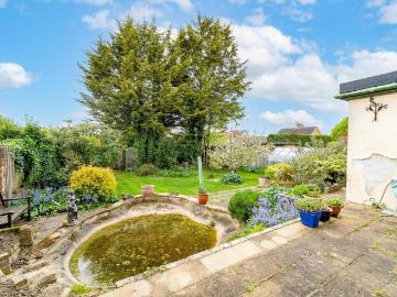4 bedroom bungalow for sale