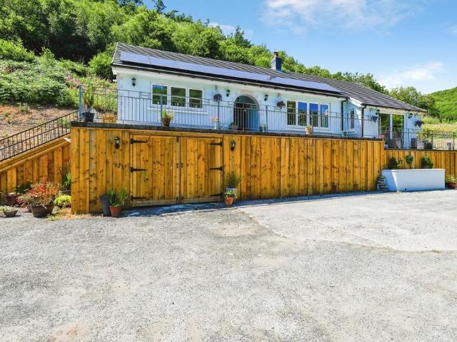 4 bedroom bungalow for sale