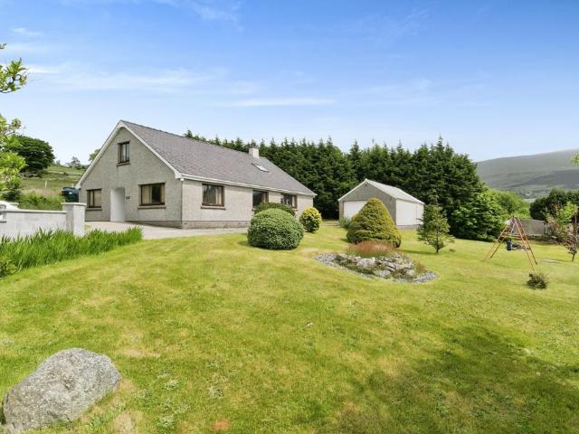 4 bedroom bungalow for sale