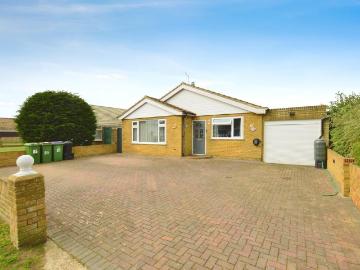 4 bedroom bungalow for sale