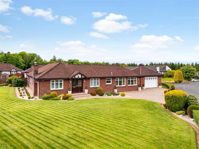 4 bedroom bungalow for sale