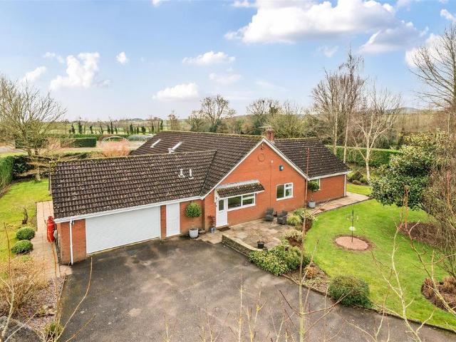 4 bedroom bungalow for sale