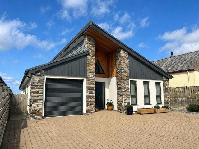 4 bedroom bungalow for sale