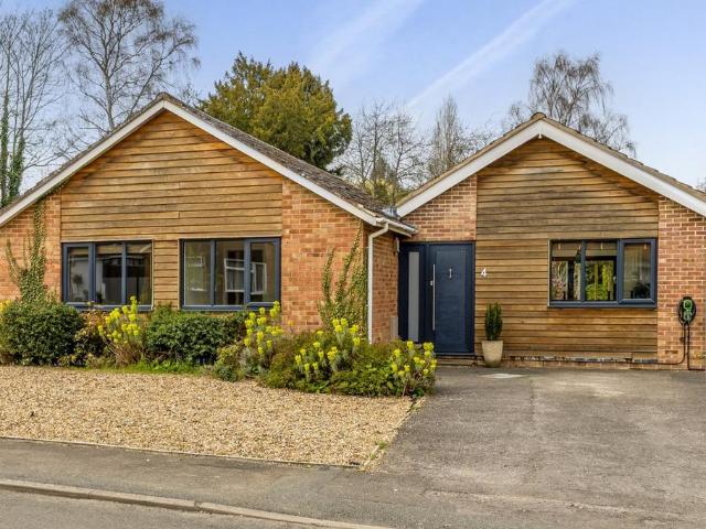 4 bedroom bungalow for sale