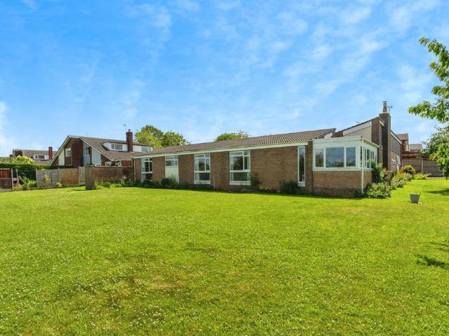 4 bedroom bungalow for sale