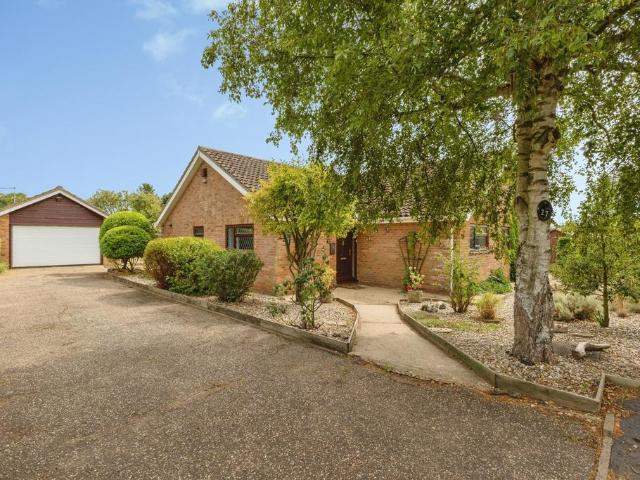 4 bedroom bungalow for sale