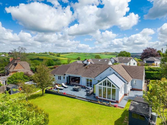 4 bedroom bungalow for sale